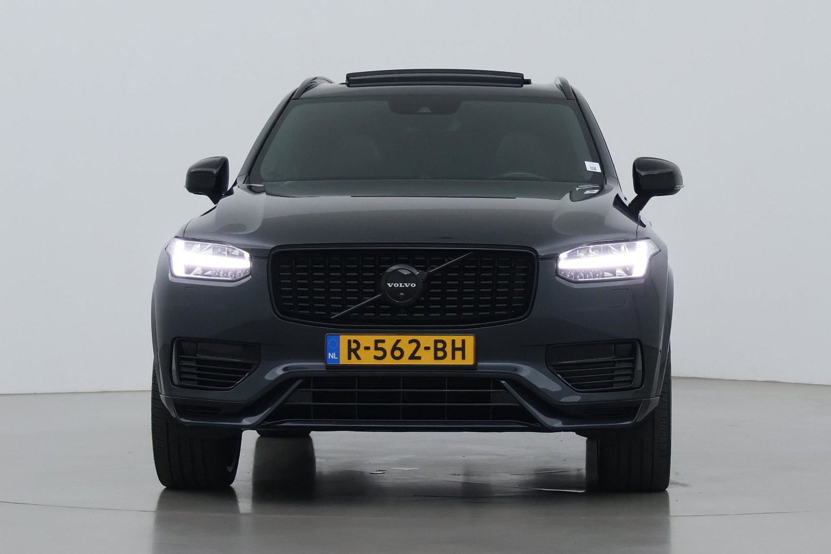 Volvo XC90 T8 Recharge R-Design | ACC | Luchtvering | Panoramadak | Bowers&Wilkins | 360° Camera | Head-Up | Trekhaak | 22 Inch