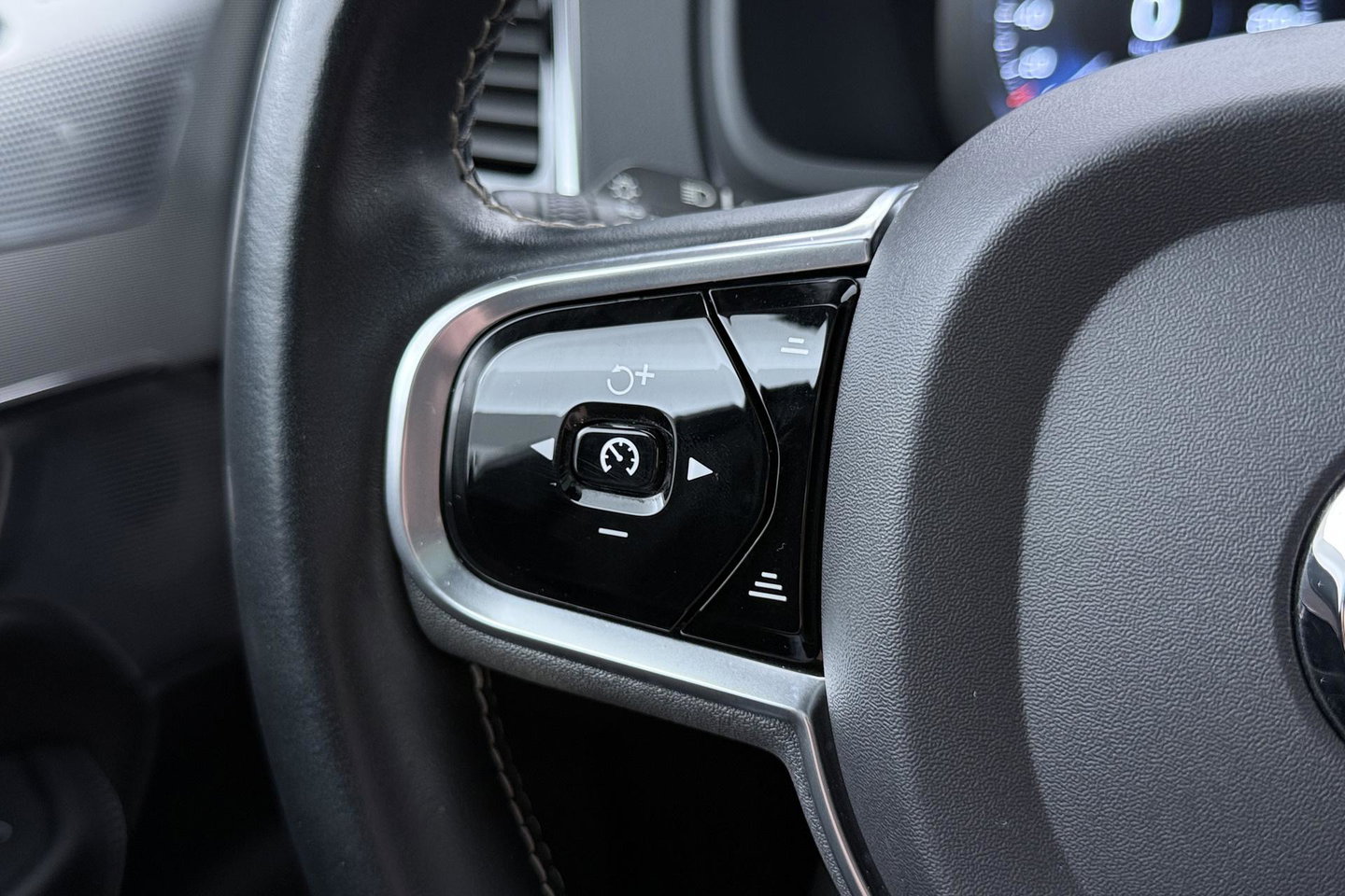 Volvo XC90 T8 Recharge R-Design | ACC | Luchtvering | Panoramadak | Bowers&Wilkins | 360° Camera | Head-Up | Trekhaak | 22 Inch