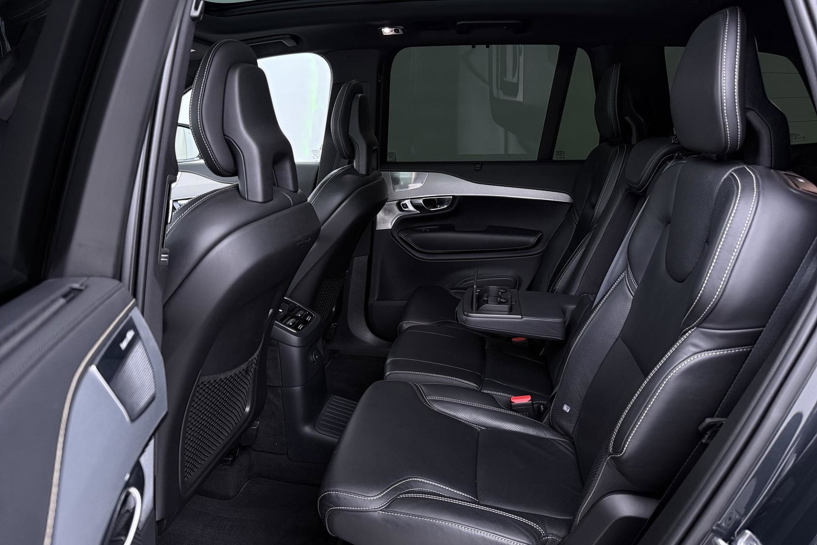 Volvo XC90 T8 Recharge R-Design | ACC | Luchtvering | Panoramadak | Bowers&Wilkins | 360° Camera | Head-Up | Trekhaak | 22 Inch
