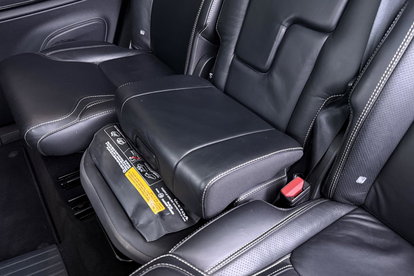 Volvo XC90 T8 Recharge R-Design | ACC | Luchtvering | Panoramadak | Bowers&Wilkins | 360° Camera | Head-Up | Trekhaak | 22 Inch