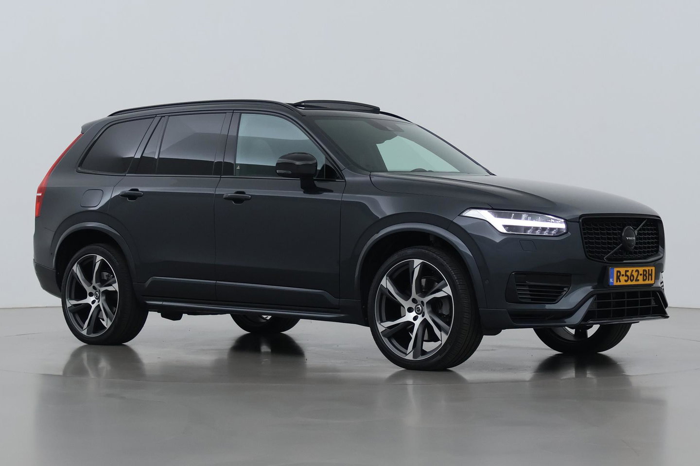 Volvo XC90 T8 Recharge R-Design | ACC | Luchtvering | Panoramadak | Bowers&Wilkins | 360° Camera | Head-Up | Trekhaak | 22 Inch