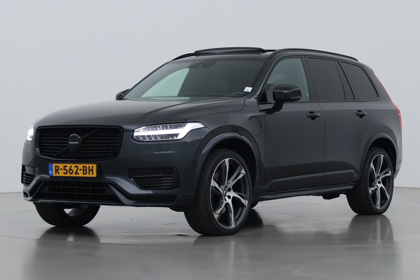 Volvo XC90 T8 Recharge R-Design | ACC | Luchtvering | Panoramadak | Bowers&Wilkins | 360° Camera | Head-Up | Trekhaak | 22 Inch