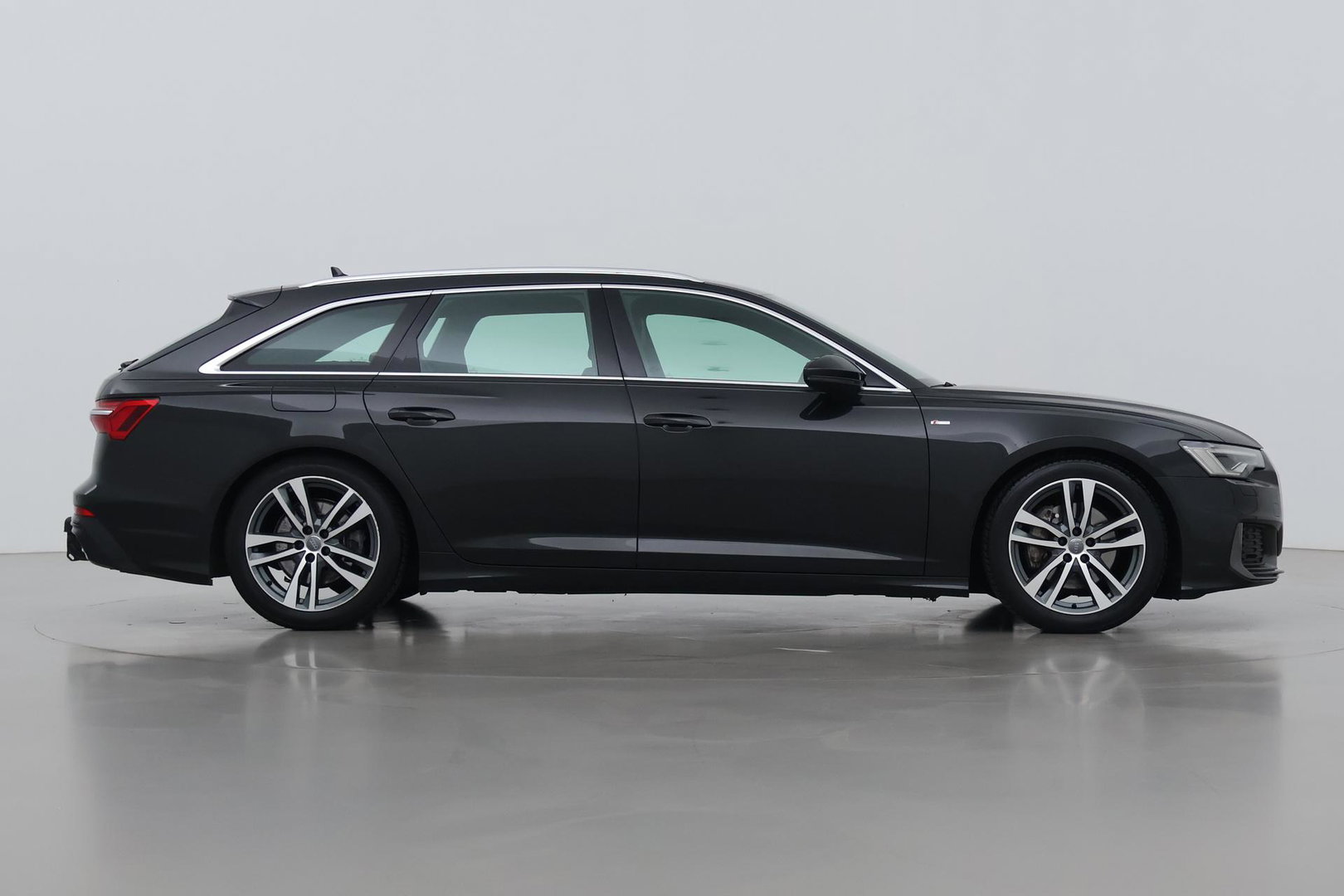 Audi A6 Avant 45 TFSI quattro Sport S line edition | Matrix LED | Trekhaak | Stoelverwarming | Keyless | Memory Seats | 19 inch