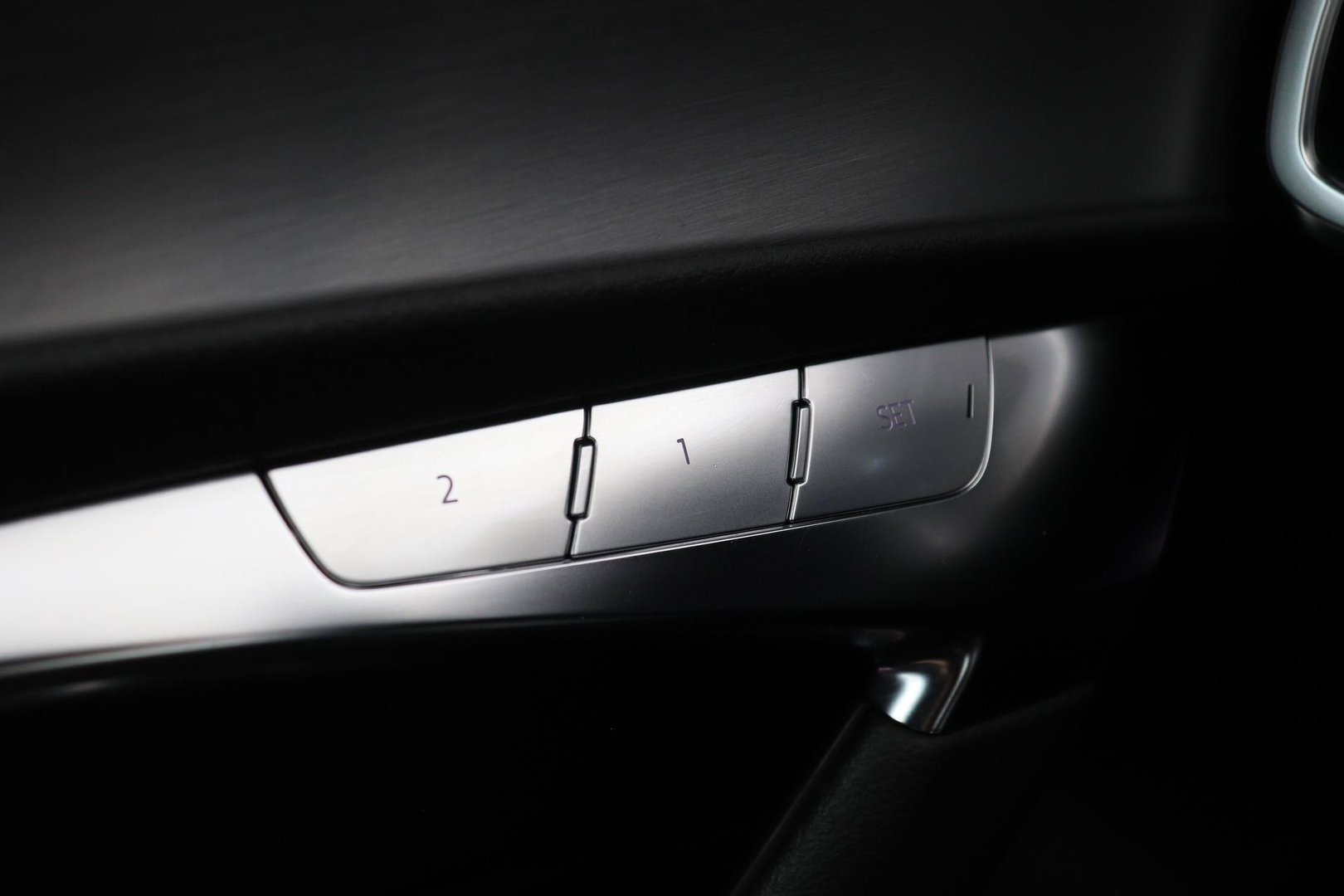 Audi A6 Avant 45 TFSI quattro Sport S line edition | Matrix LED | Trekhaak | Stoelverwarming | Keyless | Memory Seats | 19 inch