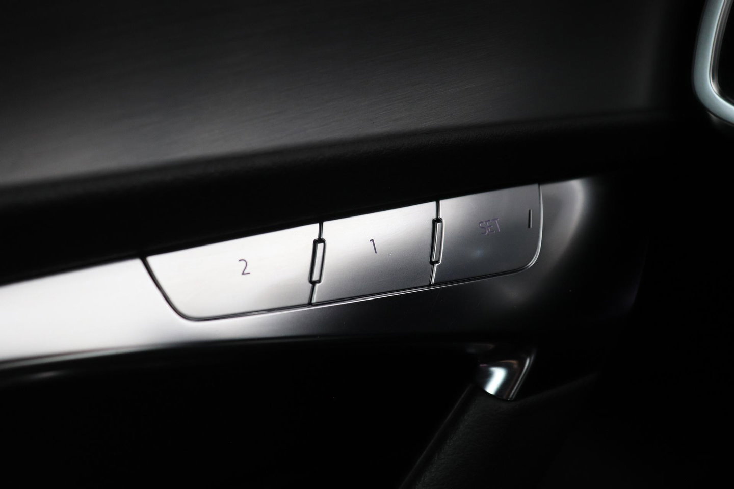 Audi A6 Avant 45 TFSI quattro Sport S line edition | Matrix LED | Trekhaak | Stoelverwarming | Keyless | Memory Seats | 19 inch