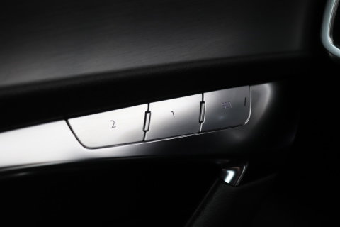 Audi A6 Avant 45 TFSI quattro Sport S line edition | Matrix LED | Trekhaak | Stoelverwarming | Keyless | Memory Seats | 19 inch