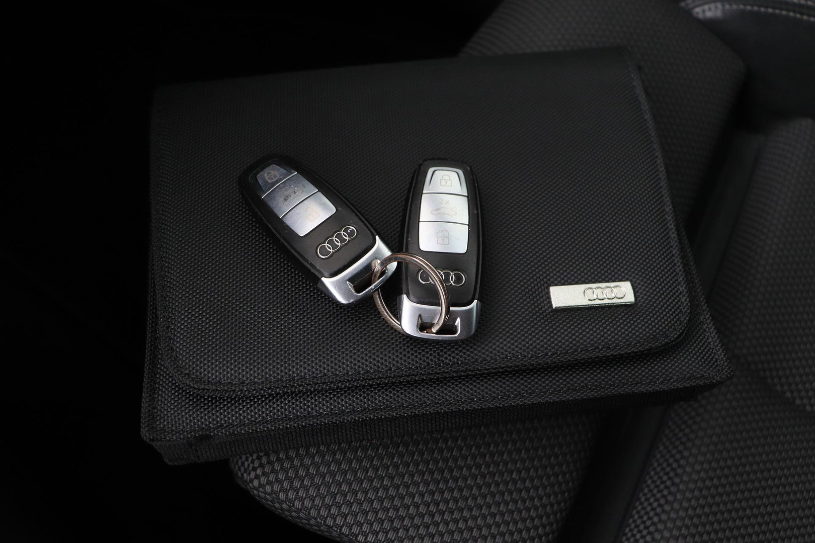 Audi A6 Avant 45 TFSI quattro Sport S line edition | Matrix LED | Trekhaak | Stoelverwarming | Keyless | Memory Seats | 19 inch