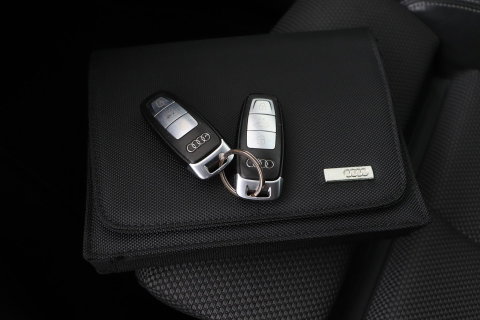 Audi A6 Avant 45 TFSI quattro Sport S line edition | Matrix LED | Trekhaak | Stoelverwarming | Keyless | Memory Seats | 19 inch