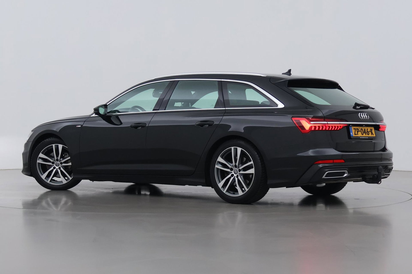 Audi A6 Avant 45 TFSI quattro Sport S line edition | Matrix LED | Trekhaak | Stoelverwarming | Keyless | Memory Seats | 19 inch