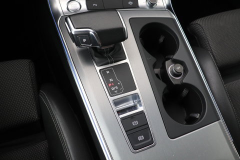 Audi A6 Avant 45 TFSI quattro Sport S line edition | Matrix LED | Trekhaak | Stoelverwarming | Keyless | Memory Seats | 19 inch