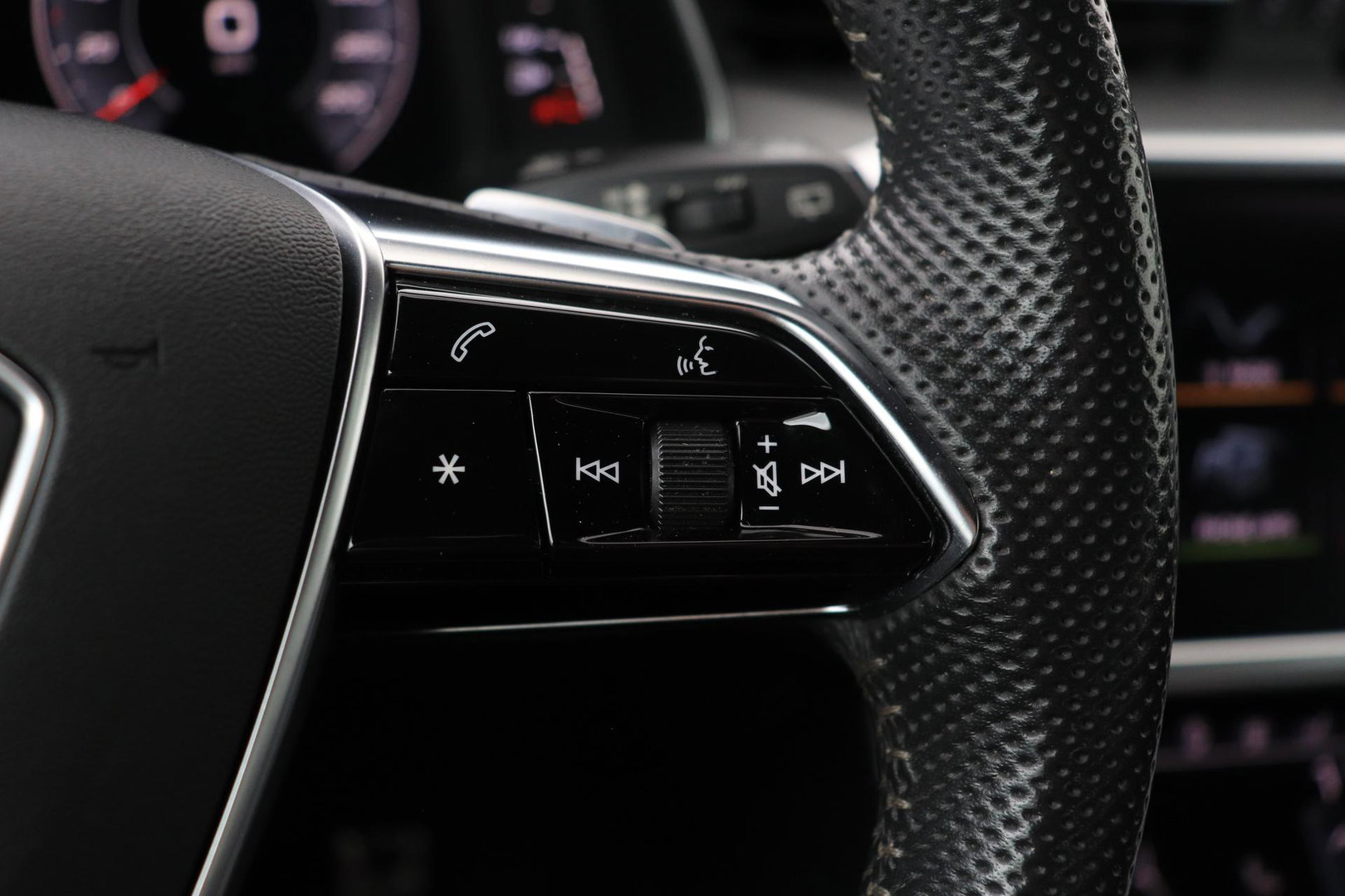 Audi A6 Avant 45 TFSI quattro Sport S line edition | Matrix LED | Trekhaak | Stoelverwarming | Keyless | Memory Seats | 19 inch