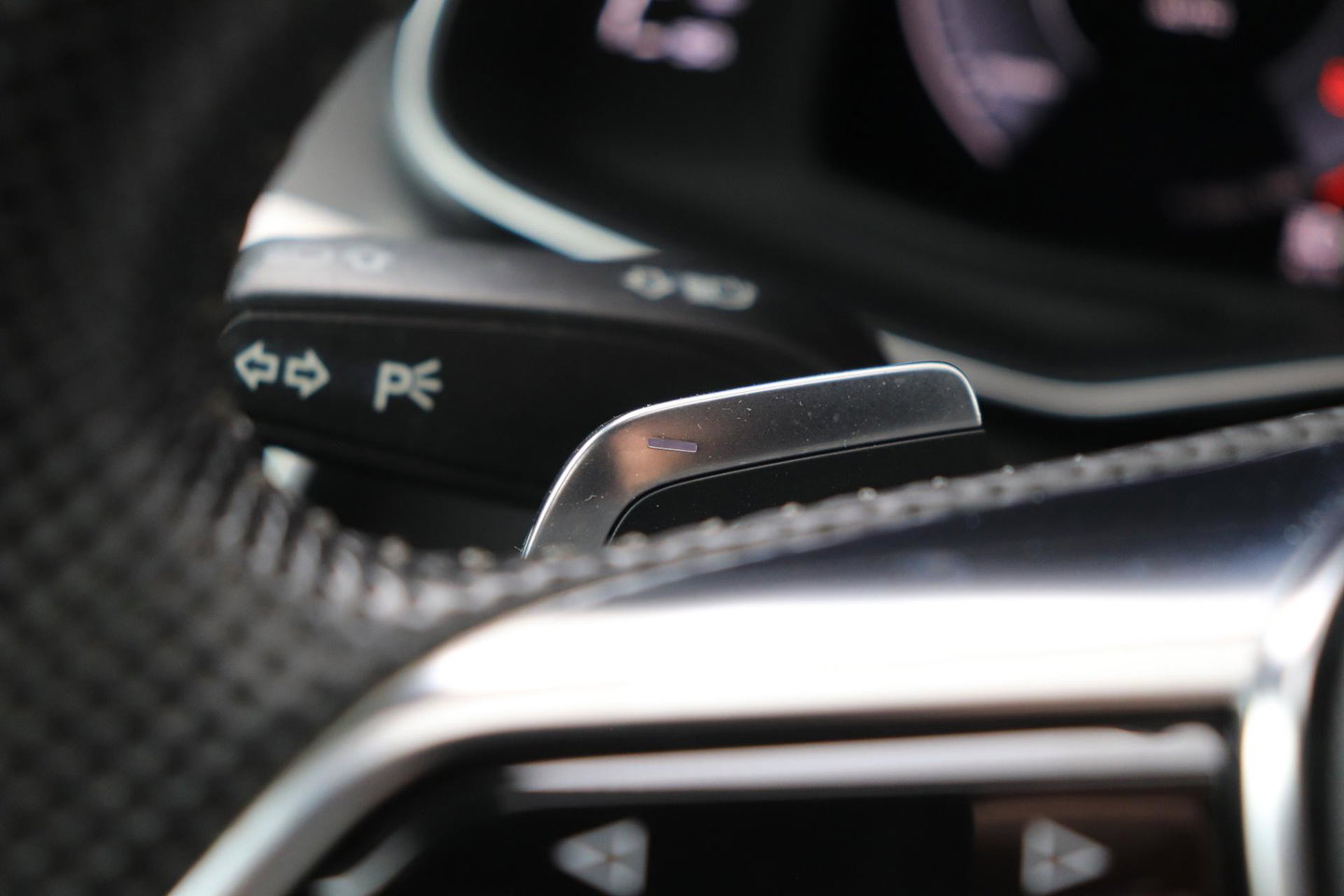 Audi A6 Avant 45 TFSI quattro Sport S line edition | Matrix LED | Trekhaak | Stoelverwarming | Keyless | Memory Seats | 19 inch