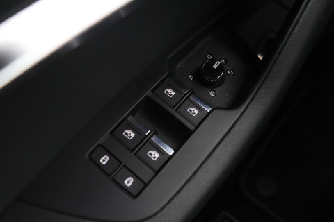 Audi A6 Avant 45 TFSI quattro Sport S line edition | Matrix LED | Trekhaak | Stoelverwarming | Keyless | Memory Seats | 19 inch
