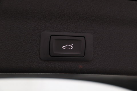 Audi A6 Avant 45 TFSI quattro Sport S line edition | Matrix LED | Trekhaak | Stoelverwarming | Keyless | Memory Seats | 19 inch