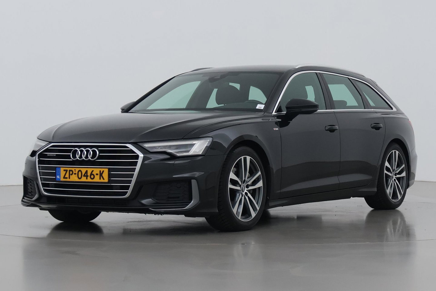 Audi A6 Avant 45 TFSI quattro Sport S line edition | Matrix LED | Trekhaak | Stoelverwarming | Keyless | Memory Seats | 19 inch
