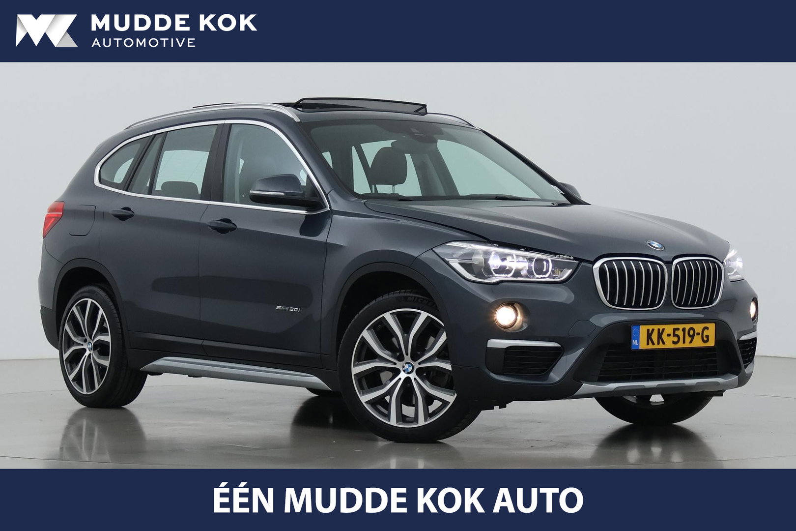 BMW X1 sDrive20i Centennial High Executive | Panoramadak | Head-Up | Vol-Leder | Stoelverwarming