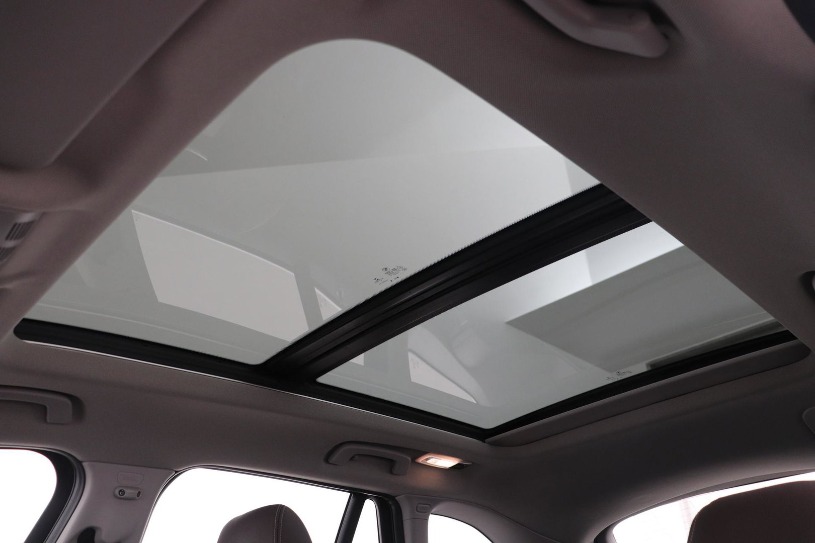 BMW X1 sDrive20i Centennial High Executive | Panoramadak | Head-Up | Vol-Leder | Stoelverwarming