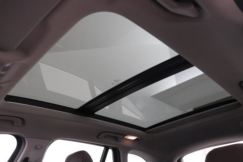 BMW X1 sDrive20i Centennial High Executive | Panoramadak | Head-Up | Vol-Leder | Stoelverwarming