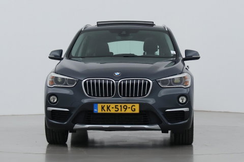 BMW X1 sDrive20i Centennial High Executive | Panoramadak | Head-Up | Vol-Leder | Stoelverwarming