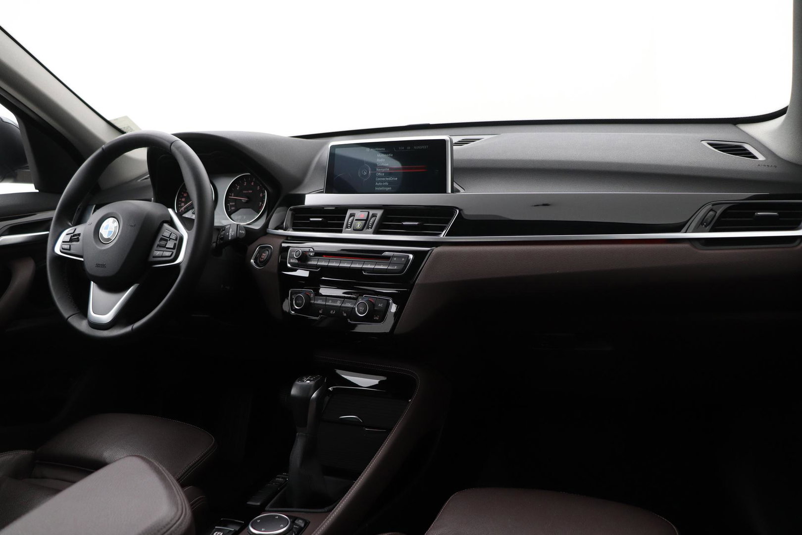 BMW X1 sDrive20i Centennial High Executive | Panoramadak | Head-Up | Vol-Leder | Stoelverwarming