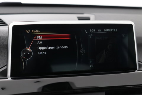 BMW X1 sDrive20i Centennial High Executive | Panoramadak | Head-Up | Vol-Leder | Stoelverwarming