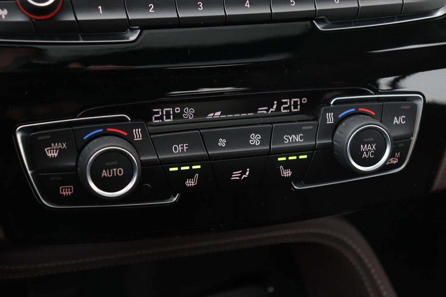 BMW X1 sDrive20i Centennial High Executive | Panoramadak | Head-Up | Vol-Leder | Stoelverwarming