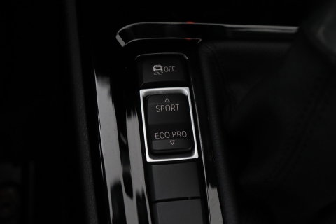 BMW X1 sDrive20i Centennial High Executive | Panoramadak | Head-Up | Vol-Leder | Stoelverwarming