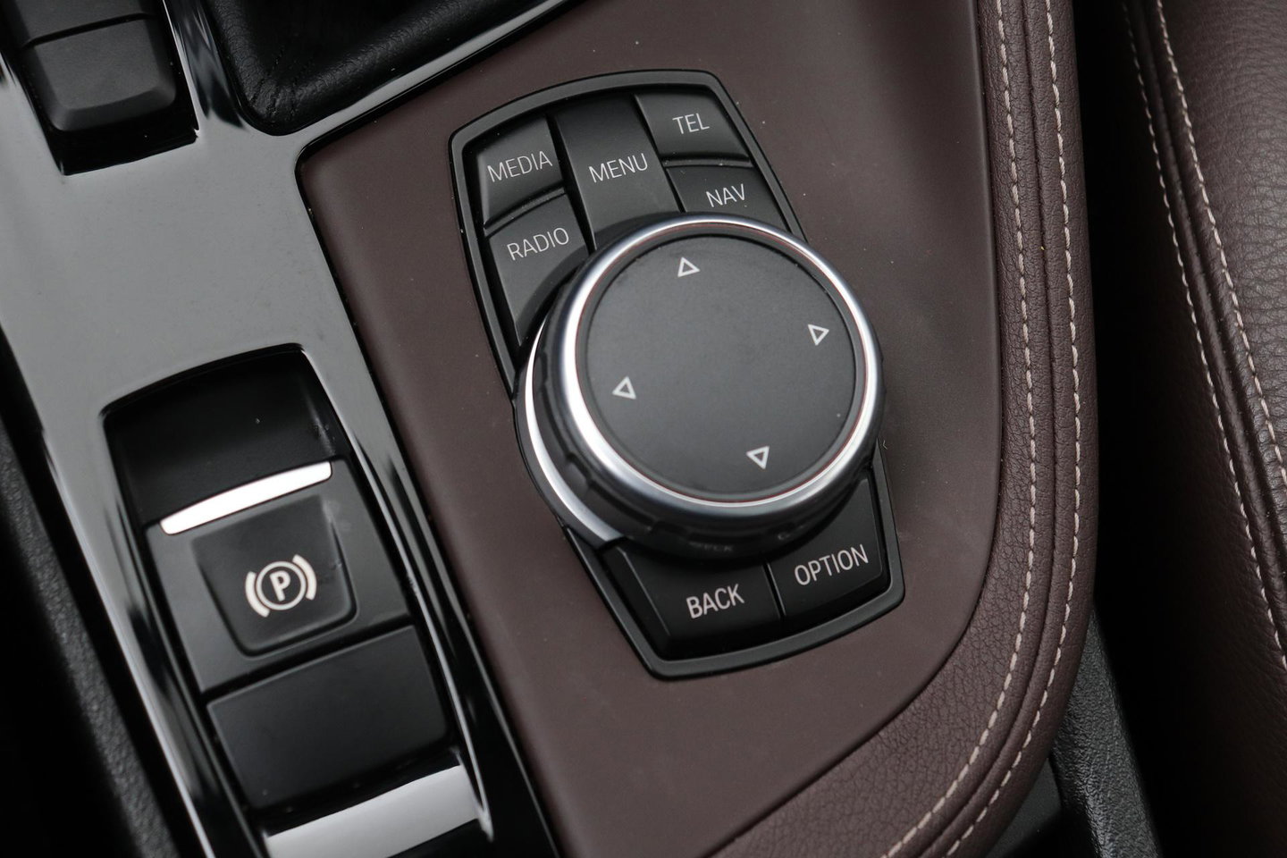 BMW X1 sDrive20i Centennial High Executive | Panoramadak | Head-Up | Vol-Leder | Stoelverwarming
