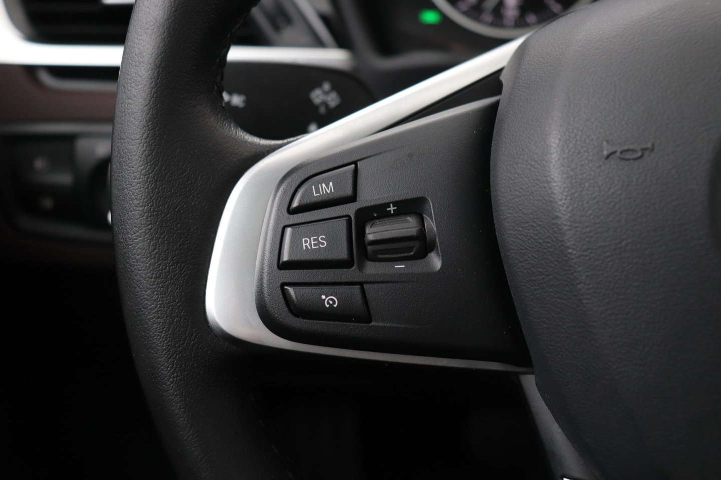 BMW X1 sDrive20i Centennial High Executive | Panoramadak | Head-Up | Vol-Leder | Stoelverwarming