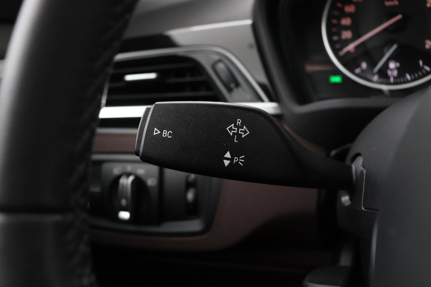BMW X1 sDrive20i Centennial High Executive | Panoramadak | Head-Up | Vol-Leder | Stoelverwarming