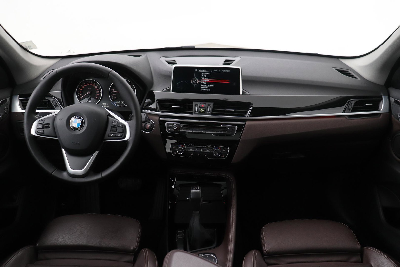 BMW X1 sDrive20i Centennial High Executive | Panoramadak | Head-Up | Vol-Leder | Stoelverwarming