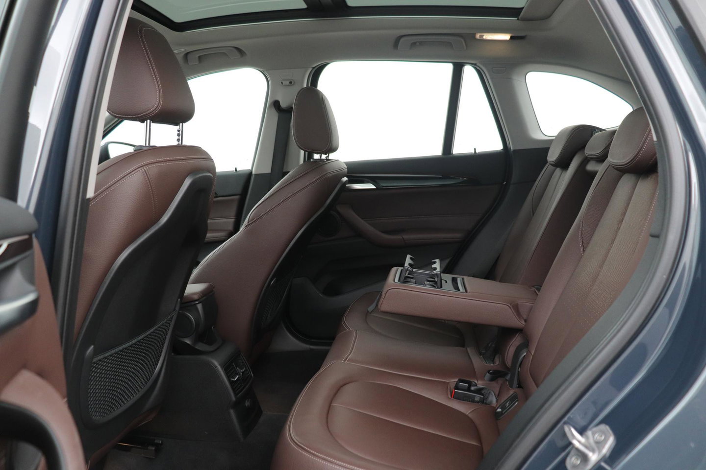 BMW X1 sDrive20i Centennial High Executive | Panoramadak | Head-Up | Vol-Leder | Stoelverwarming