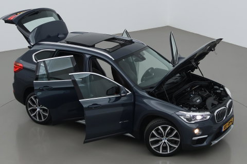 BMW X1 sDrive20i Centennial High Executive | Panoramadak | Head-Up | Vol-Leder | Stoelverwarming