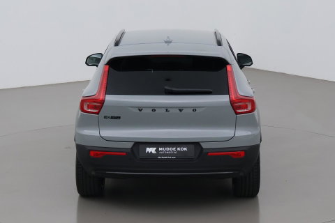 Volvo EX40 Twin Motor Plus Black Edition 82 kWh | 409 PK! | AWD | 360° Camera | Harman/Kardon | Stoel+Stuurverwarming | ACC