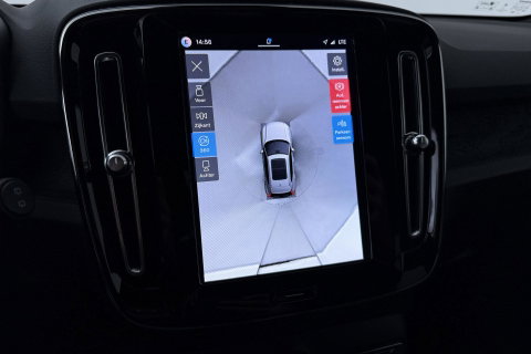 Volvo EX40 Twin Motor Plus Black Edition 82 kWh | 409 PK! | AWD | 360° Camera | Harman/Kardon | Stoel+Stuurverwarming | ACC