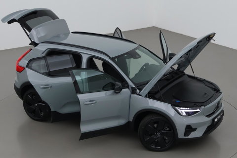 Volvo EX40 Twin Motor Plus Black Edition 82 kWh | 409 PK! | AWD | 360° Camera | Harman/Kardon | Stoel+Stuurverwarming | ACC