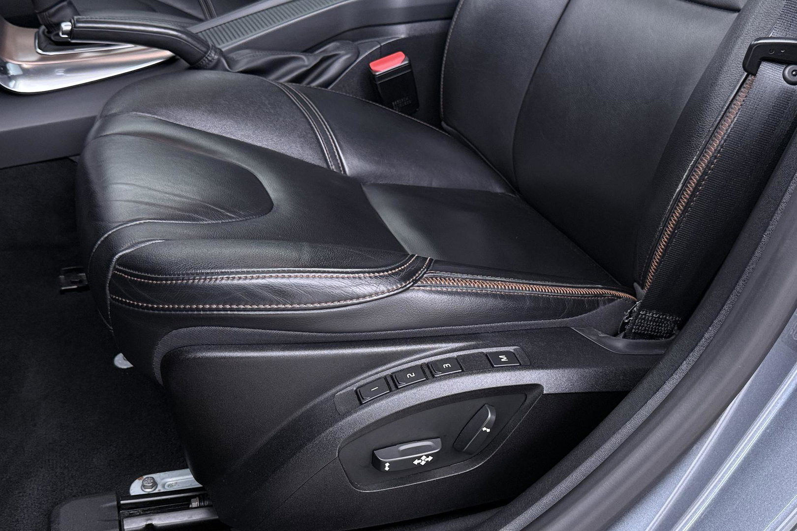 Volvo V40 Cross Country 1.5 T3 Summum | Panoramadak | Automaat | Camera | Memory | LED | Stoelverwarming | 19 inch