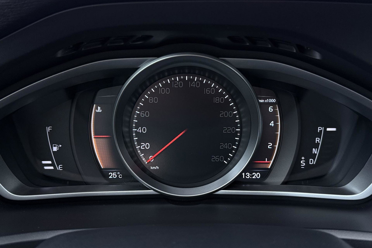 Volvo V40 Cross Country 1.5 T3 Summum | Panoramadak | Automaat | Camera | Memory | LED | Stoelverwarming | 19 inch