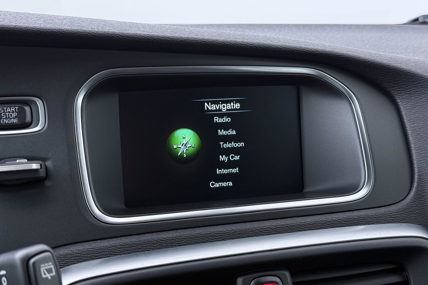 Volvo V40 Cross Country 1.5 T3 Summum | Panoramadak | Automaat | Camera | Memory | LED | Stoelverwarming | 19 inch