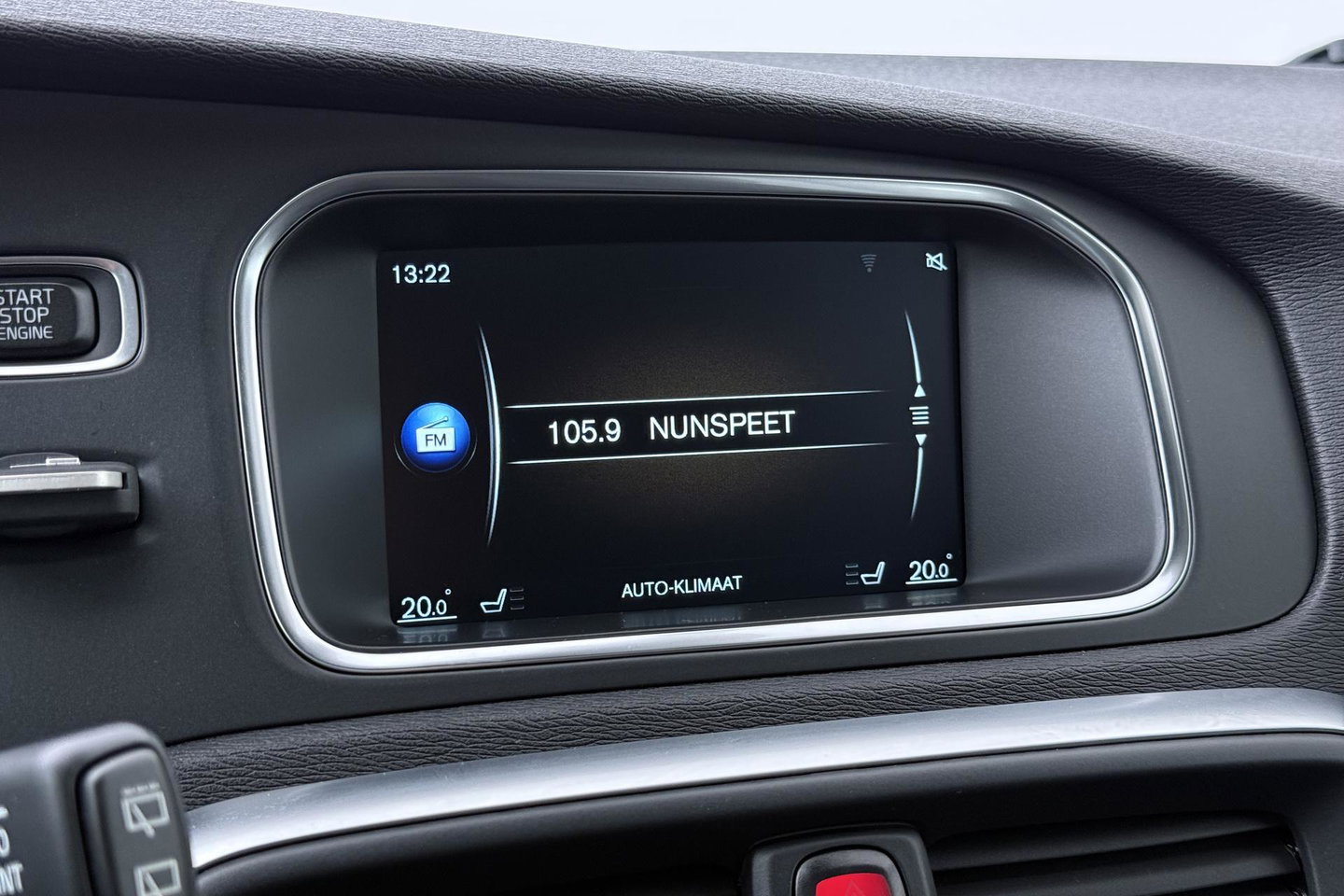 Volvo V40 Cross Country 1.5 T3 Summum | Panoramadak | Automaat | Camera | Memory | LED | Stoelverwarming | 19 inch
