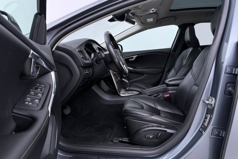 Volvo V40 Cross Country 1.5 T3 Summum | Panoramadak | Automaat | Camera | Memory | LED | Stoelverwarming | 19 inch
