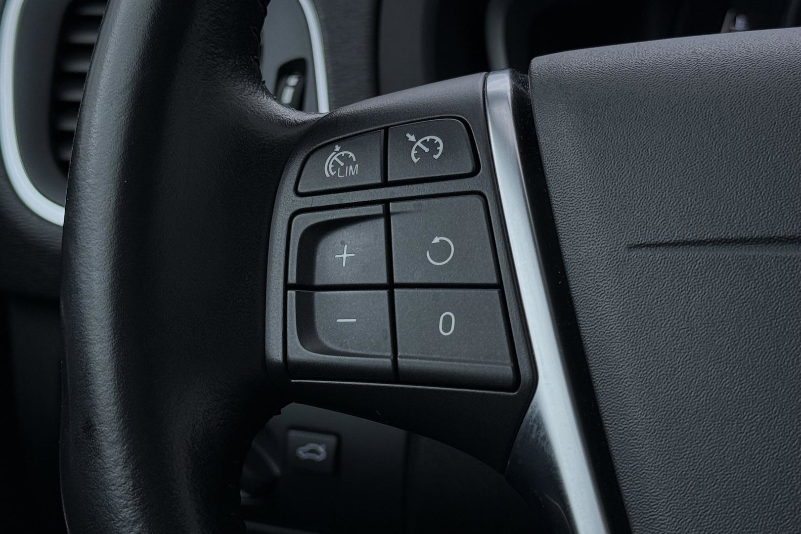 Volvo V40 Cross Country 1.5 T3 Summum | Panoramadak | Automaat | Camera | Memory | LED | Stoelverwarming | 19 inch