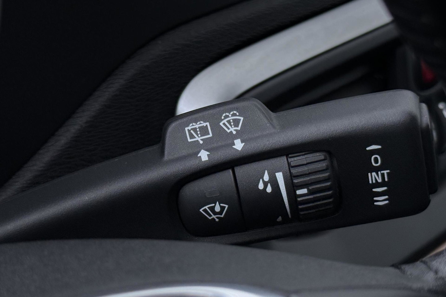 Volvo V40 Cross Country 1.5 T3 Summum | Panoramadak | Automaat | Camera | Memory | LED | Stoelverwarming | 19 inch