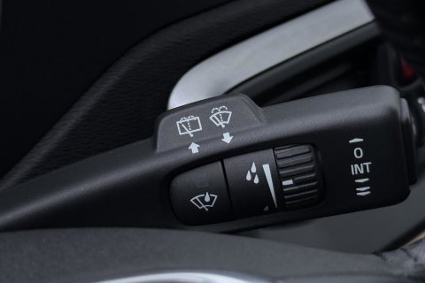 Volvo V40 Cross Country 1.5 T3 Summum | Panoramadak | Automaat | Camera | Memory | LED | Stoelverwarming | 19 inch