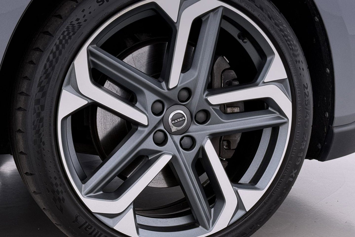 Volvo V40 Cross Country 1.5 T3 Summum | Panoramadak | Automaat | Camera | Memory | LED | Stoelverwarming | 19 inch