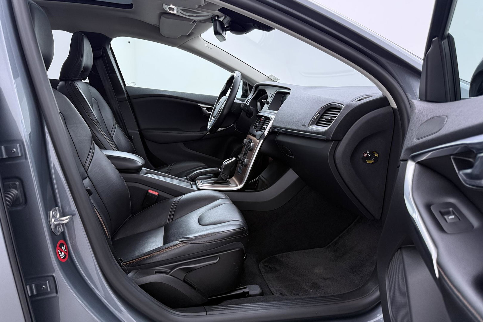 Volvo V40 Cross Country 1.5 T3 Summum | Panoramadak | Automaat | Camera | Memory | LED | Stoelverwarming | 19 inch