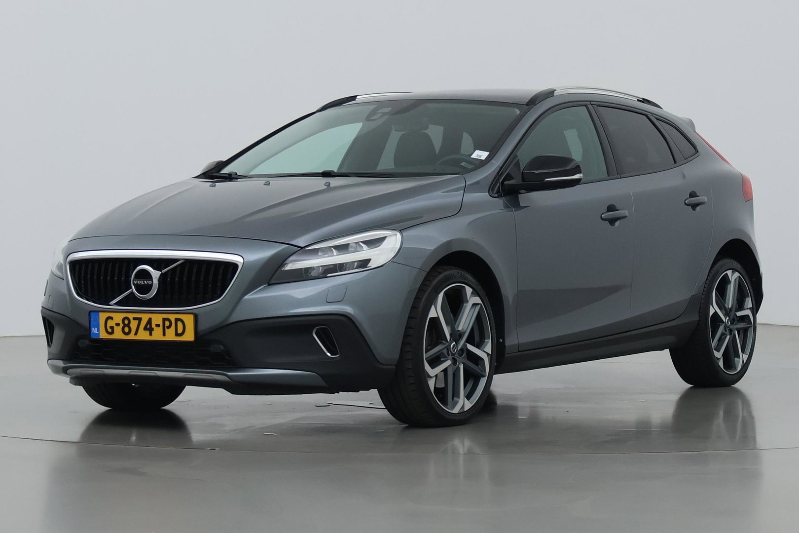 Volvo V40 Cross Country 1.5 T3 Summum | Panoramadak | Automaat | Camera | Memory | LED | Stoelverwarming | 19 inch