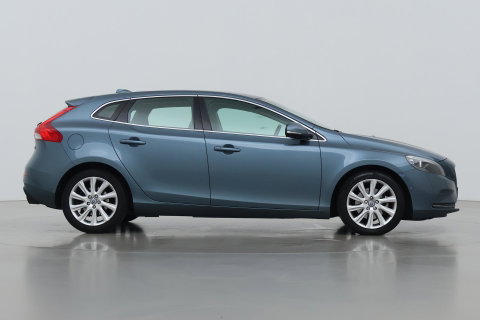 Volvo V40 1.6 T3 Momentum | Camera | Cruise Control | PDC V+A | 17 Inch