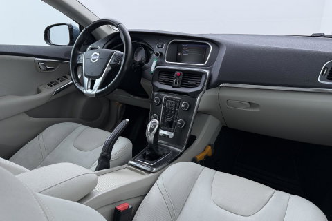 Volvo V40 1.6 T3 Momentum | Camera | Cruise Control | PDC V+A | 17 Inch