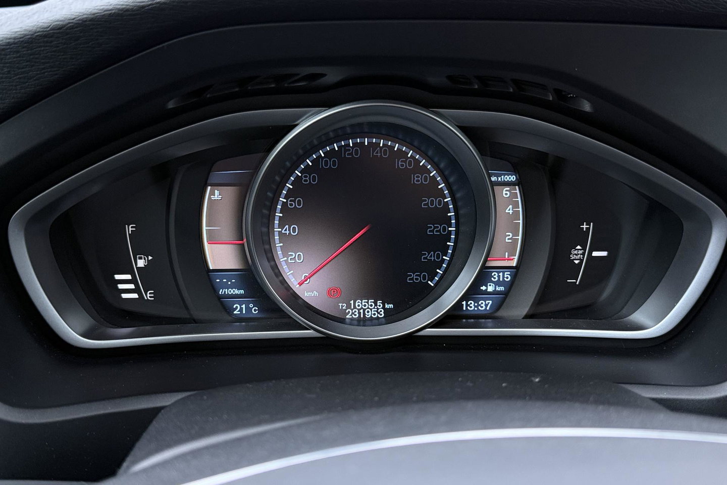 Volvo V40 1.6 T3 Momentum | Camera | Cruise Control | PDC V+A | 17 Inch